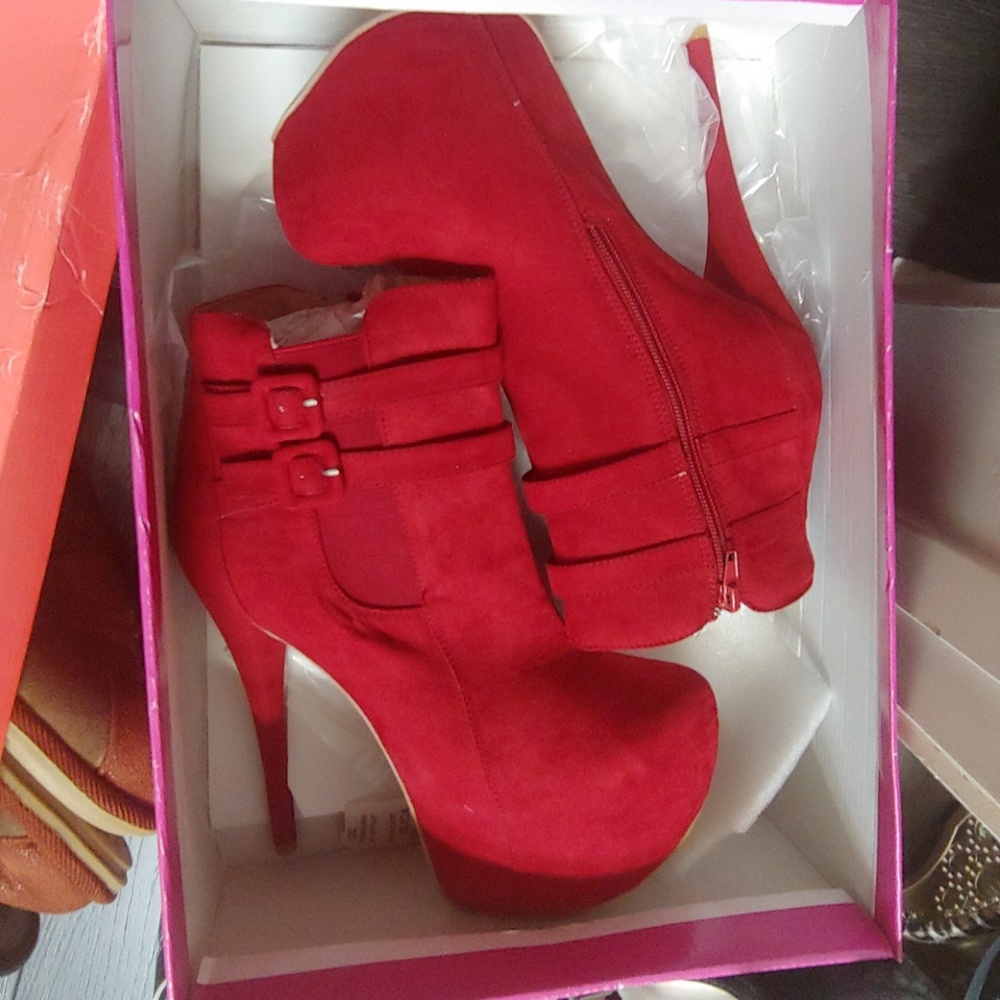 Red platform high heels booties